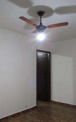 Casa à venda com 300m², 2 quartos e 2 vagasSala
