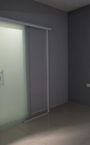 Casa à venda com 300m², 2 quartos e 2 vagasBanheiro da Suíte