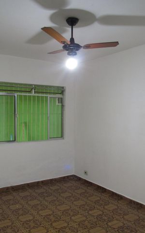 Casa à venda com 300m², 2 quartos e 2 vagasSala
