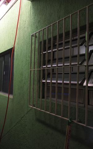 Casa à venda com 300m², 2 quartos e 2 vagasCorredor externo