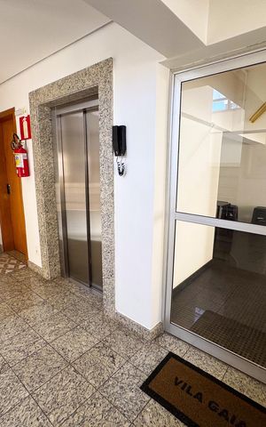 Apartamento à venda com 180m², 3 quartos e 3 vagas Apartamento à venda com 180m², 3 quartos e 3 vagasÁrea comum