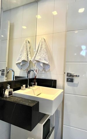 Apartamento à venda com 200m², 2 quartos e 3 vagas Apartamento à venda com 200m², 2 quartos e 3 vagasBanheiro da Suíte 2