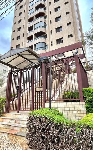 Apartamento à venda com 200m², 2 quartos e 3 vagas Apartamento à venda com 200m², 2 quartos e 3 vagasFachada
