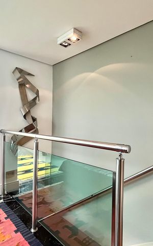 Apartamento à venda com 200m², 2 quartos e 3 vagas Apartamento à venda com 200m², 2 quartos e 3 vagasCobertura