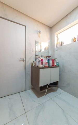 Casa para alugar com 281m², 3 quartos e 7 vagasBanheiro da Suíte 1