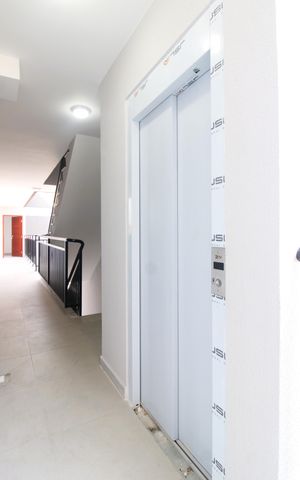 Apartamento à venda com 43m², 2 quartos e sem vagaÁrea comum - Elevador