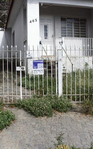 Casa para alugar com 320m², 2 quartos e 3 vagasFachada + Placa