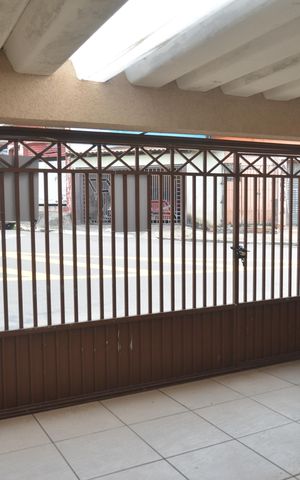 Casa à venda com 109m², 2 quartos e 2 vagasGaragem