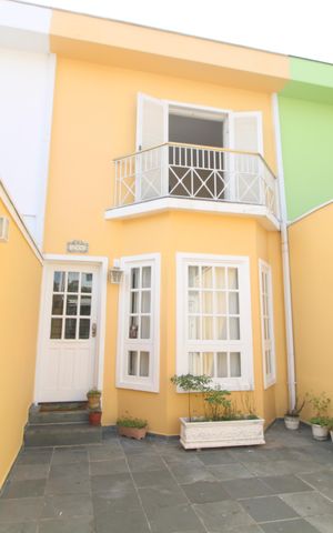 Casa à venda com 125m², 3 quartos e 2 vagasFachada