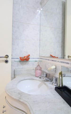 Casa à venda com 125m², 3 quartos e 2 vagasBanheiro Social