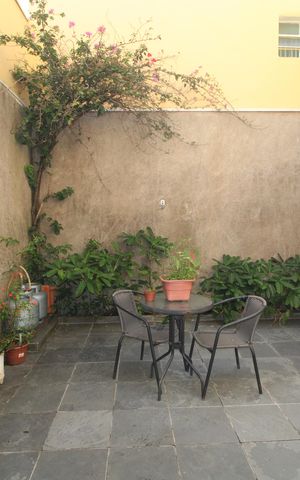 Casa à venda com 125m², 3 quartos e 2 vagasFundos da casa