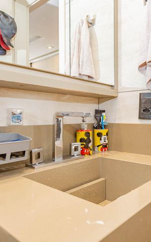 Apartamento à venda com 197m², 3 quartos e 3 vagasBanheiro da Suíte 1
