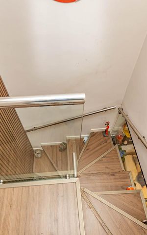 Apartamento à venda com 197m², 3 quartos e 3 vagasEscada