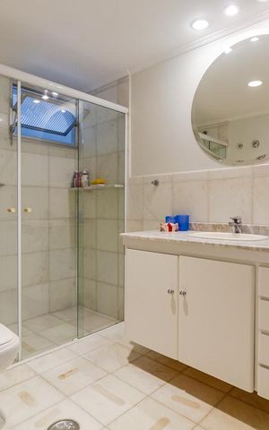 Apartamento à venda com 190m², 3 quartos e 1 vagaBanheiro da Suíte