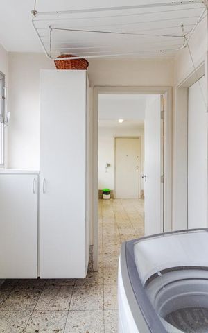 Apartamento à venda com 190m², 3 quartos e 1 vagaÁrea de Serviço