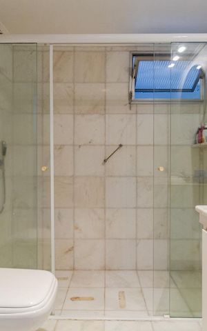 Apartamento à venda com 190m², 3 quartos e 1 vagaBanheiro da Suíte