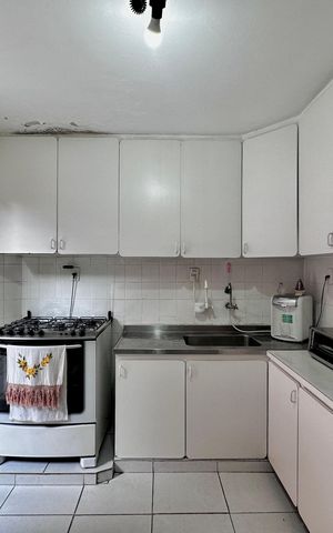 Casa à venda com 132m², 3 quartos e 2 vagas Casa à venda com 132m², 3 quartos e 2 vagasCozinha