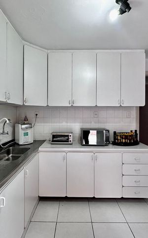 Casa à venda com 132m², 3 quartos e 2 vagas Casa à venda com 132m², 3 quartos e 2 vagasCozinha