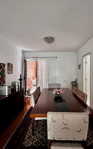 Casa à venda com 132m², 3 quartos e 2 vagas Casa à venda com 132m², 3 quartos e 2 vagasSala