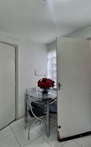Casa à venda com 132m², 3 quartos e 2 vagas Casa à venda com 132m², 3 quartos e 2 vagasCozinha