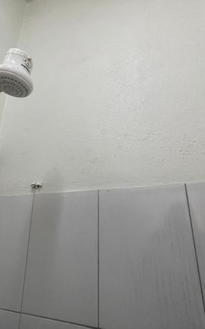 Casa à venda com 101m², 3 quartos e 1 vagaBanheiro