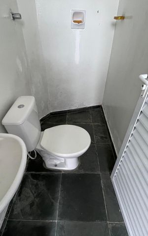 Casa à venda com 101m², 3 quartos e 1 vagaBanheiro 2