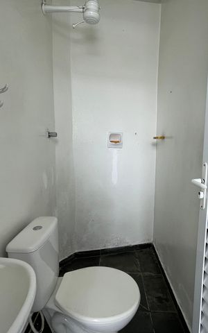 Casa à venda com 101m², 3 quartos e 1 vagaBanheiro 2