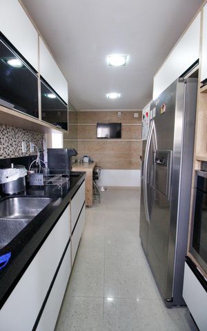 Apartamento à venda com 256m², 4 quartos e 3 vagasCozinha