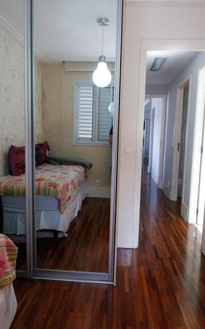Apartamento à venda com 256m², 4 quartos e 3 vagasSuíte 2