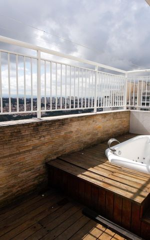 Apartamento à venda com 256m², 4 quartos e 3 vagasJacuzzi