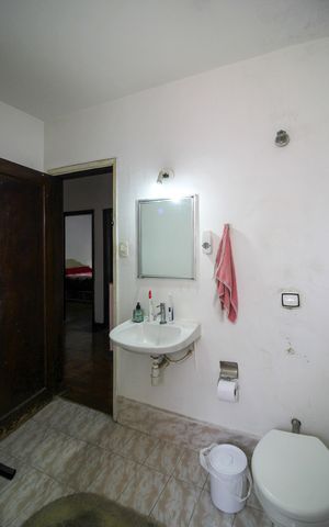 Casa à venda com 400m², 3 quartos e 5 vagas Casa à venda com 400m², 3 quartos e 5 vagasBanheiro Social