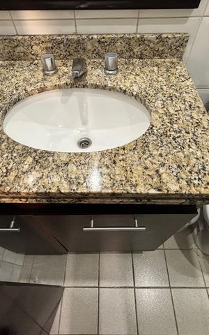 Apartamento para alugar com 69m², 1 quarto e sem vagaBanheiro da Suíte