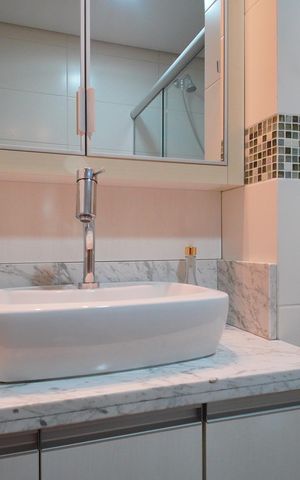 Apartamento à venda com 71m², 2 quartos e 2 vagasBanheiro da Suíte