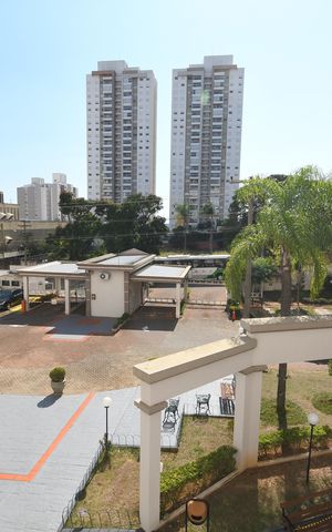 Apartamento à venda com 87m², 3 quartos e 1 vagaQuarto 1 - Vista