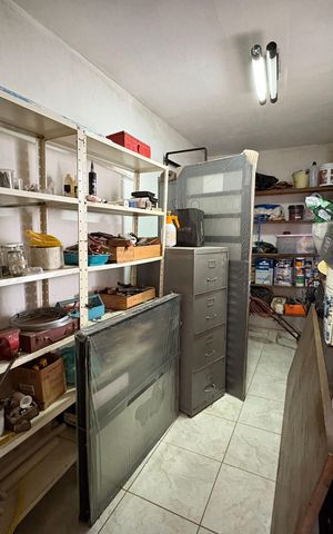 Casa à venda com 750m², 3 quartos e 6 vagasDepósito