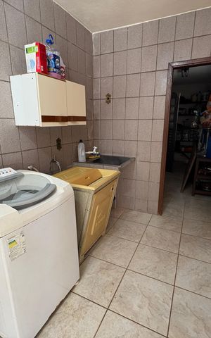 Casa à venda com 750m², 3 quartos e 6 vagasÁrea de Serviço