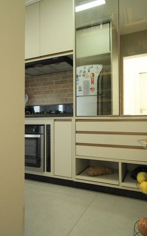 Apartamento para alugar com 140m², 4 quartos e 2 vagas Apartamento para alugar com 140m², 4 quartos e 2 vagasCozinha e Área de Serviço