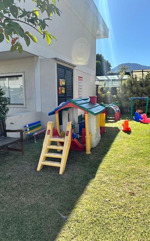 Casa de condomínio à venda com 130m², 3 quartos e 2 vagasÁrea comum - Playground