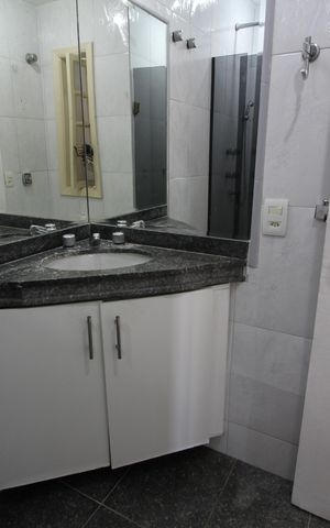 Casa de condomínio à venda com 350m², 5 quartos e 2 vagasBanheiro Social