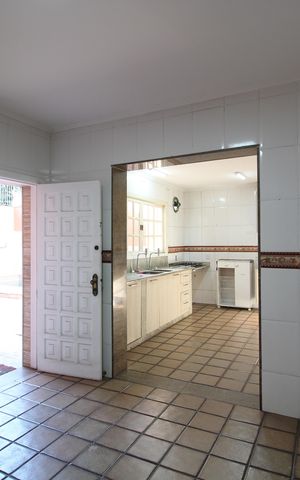 Casa de condomínio à venda com 350m², 5 quartos e 2 vagasCozinha - Copa