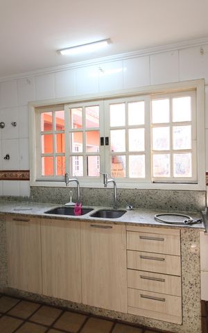 Casa de condomínio à venda com 350m², 5 quartos e 2 vagasCozinha