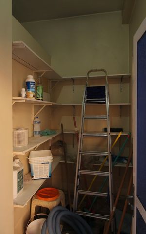 Casa de condomínio à venda com 350m², 5 quartos e 2 vagasDespensa