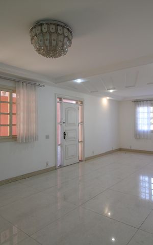 Casa de condomínio à venda com 350m², 5 quartos e 2 vagasSala 1