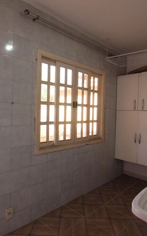 Casa de condomínio à venda com 350m², 5 quartos e 2 vagasÁrea de Serviço
