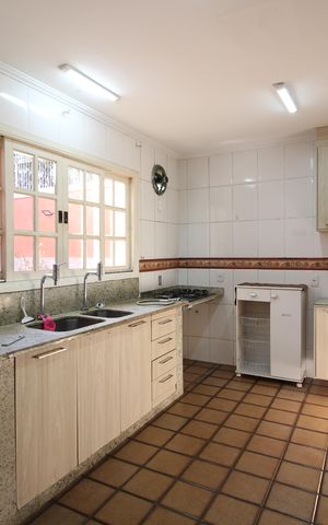 Casa de condomínio à venda com 350m², 5 quartos e 2 vagasCozinha