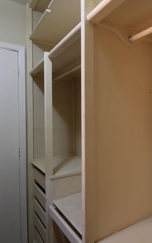 Casa de condomínio à venda com 350m², 5 quartos e 2 vagasQuarto 4 - Closet