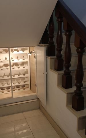 Casa de condomínio à venda com 350m², 5 quartos e 2 vagasAdega