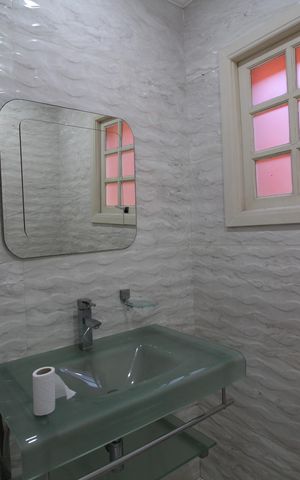 Casa de condomínio à venda com 350m², 5 quartos e 2 vagasLavabo 1