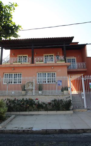 Casa de condomínio à venda com 350m², 5 quartos e 2 vagasFachada