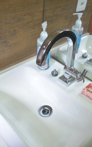 Apartamento à venda com 82m², 2 quartos e 2 vagasBanheiro de serviço